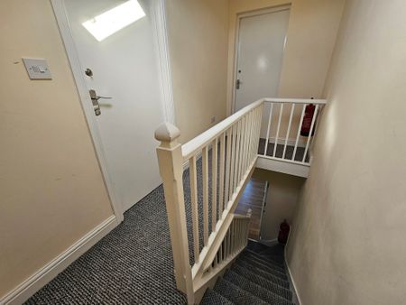 5 Bed Student Accommodation - Photo 3