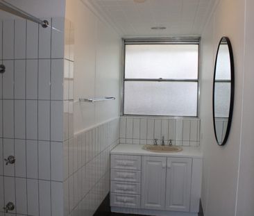 Renovated Three Bedroom in Corio - Photo 3