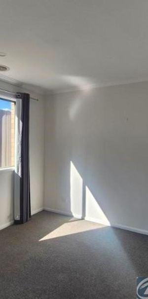 2 STUDIOS - bills included - Photo 1