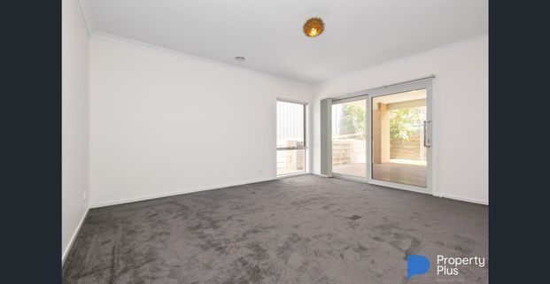 "Modern meets Stylish" - Photo 1