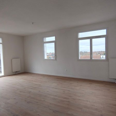 Location Appartement 4 pièces 91m² ROUBAIX 59100 - Photo 1