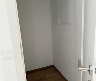 Erstbezug nach Sanierung! Modernisierte 2-Zimmer-Wohnung mit Balkon - Photo 6
