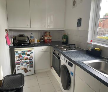 1 Bed Flat, Barry Road, E6 - Photo 4