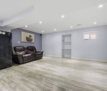For Lease - 3 Radwell Crescent, Toronto, Ontario - Photo 3