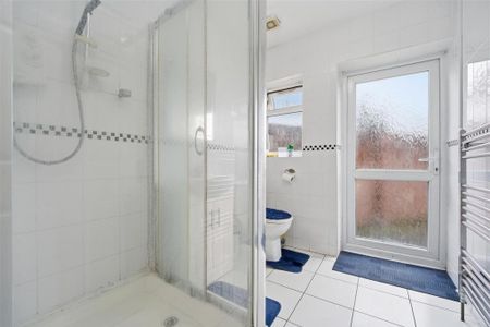 4 bedroom property to rent - Photo 3