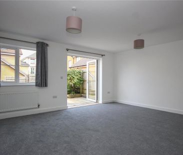 4 bedroom end of terrace house to rent - Photo 1