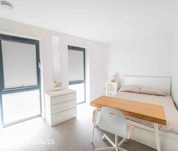 St Johns House, Brook Street - Photo 6