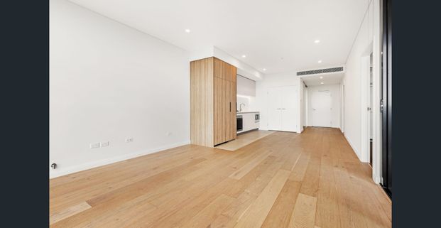 Private Living Uninterrupted City views - Photo 1