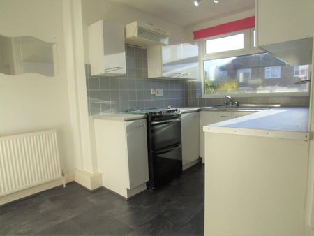 2 bedroom semi-detached house to rent - Photo 5