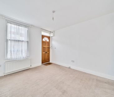 Terraced House to rent - Borstal Street, Rochester, ME1 - Photo 1