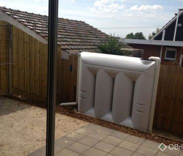 Bright Townhouse with Prime Location - Photo 5