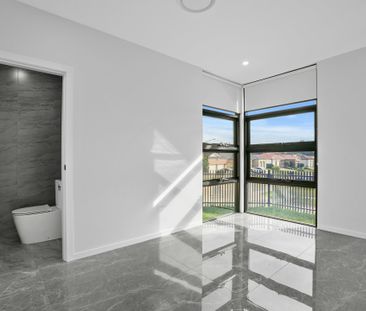 Family Home - Photo 5