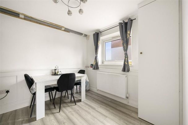3 bedroom flat to rent - Photo 1