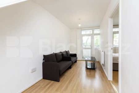 split level 3 bedroom a short walk from the trendy Camden Markets - Photo 3