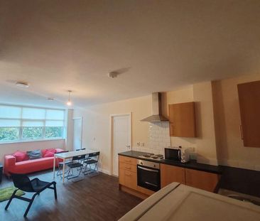 3 bedroom apartment to rent - Photo 5