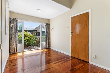 Iconic on Armadale - Character DGZ Bungalow on Corner Section - Photo 5