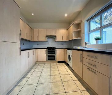 2 Bedroom Terraced To Let - Photo 3