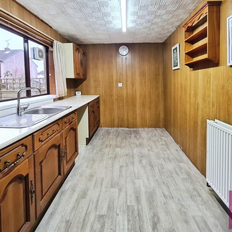 2 bedroom end of terrace house to rent - Photo 1