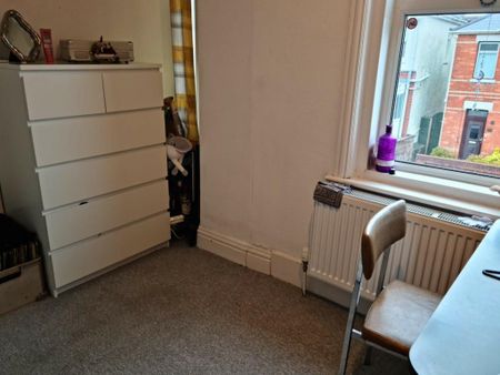 4 bedroom detached house to rent - Photo 4