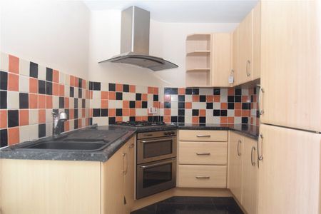 3 bed apartment to rent in Gladstone Road, Scarborough, YO12 - Photo 4