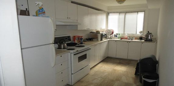 Superbe 4 1/2 Adjacent Outremont/TMR - REM Canora à 5 min - Étudiants bienvenus. - Photo 2