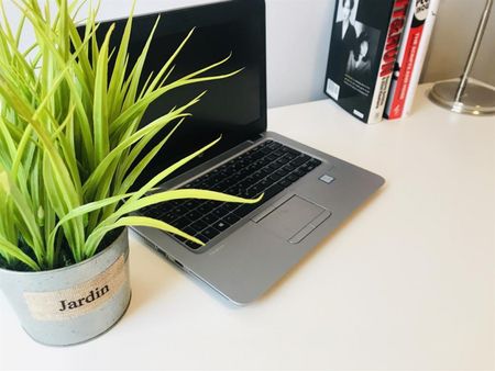 3 bedroom Flat To Let - Photo 2