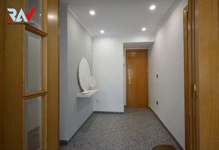 Carrer Sants Just i Pastor, Valencia, Valencian Community 46022 - Photo 5