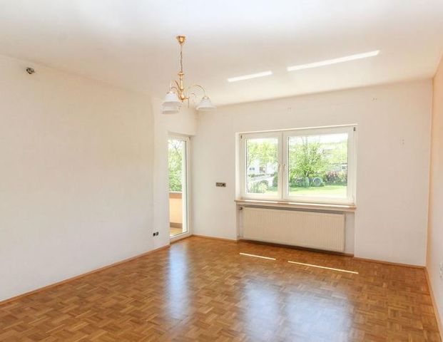 Großzügige Wohnung in ruhiger Lage von Angersbach mit Balkon & überdachtem Freisitz - Photo 1