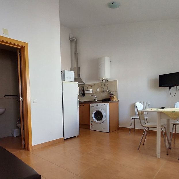 Casa Térrea T1 Zona calma totalmente renovada. Arrendamento de Outubro a Maio - Photo 1