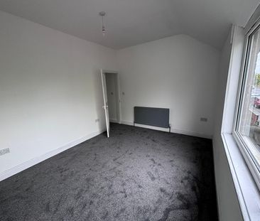 Brand new refurbished property 2 Bed Property in the heart Rotherham !!! - Photo 2