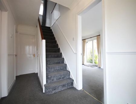 3 Bedroom Detached To Let - Photo 2