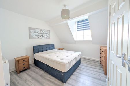 St. Giles Street - Photo 3