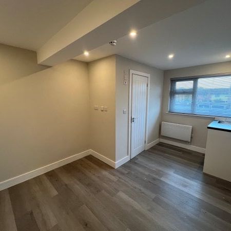 Horley 0 bedroom house share to rent - Photo 1