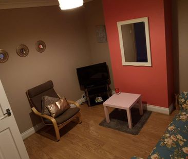 Cozy house share - Hervey Street Room 4 - Photo 1