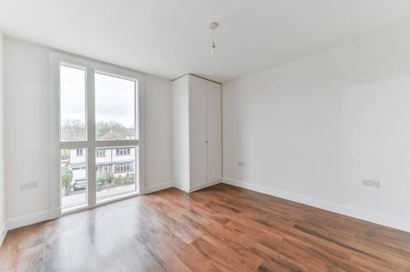 3 bedroom flat to rent - Photo 2