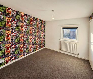 3 bedroom end of terrace house to rent - Photo 6