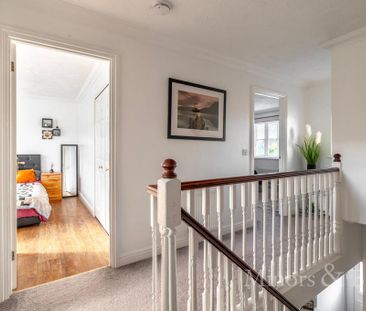 4 bedroom detached house to rent - Photo 2