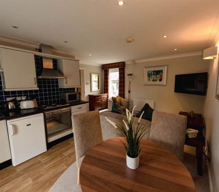 Serviced Apartment, 1 Stag Lodge Apartments, Cultra, Holywood, BT18 0EX - Photo 2