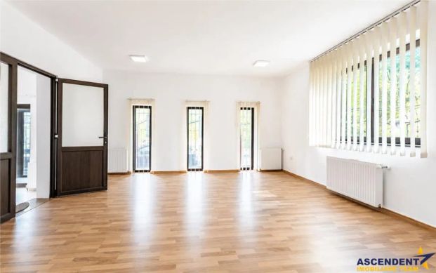 Spatiu versatil ultracentral, 125 mp, curte, parcare, clasa A, Brasov - Fotografie 1