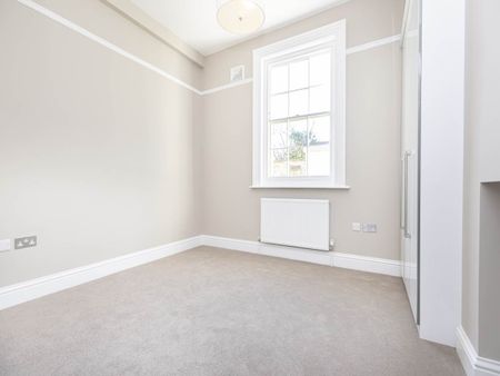 2 bed flat to rent in St Peters Road, Parkstone, BH14 - Photo 5