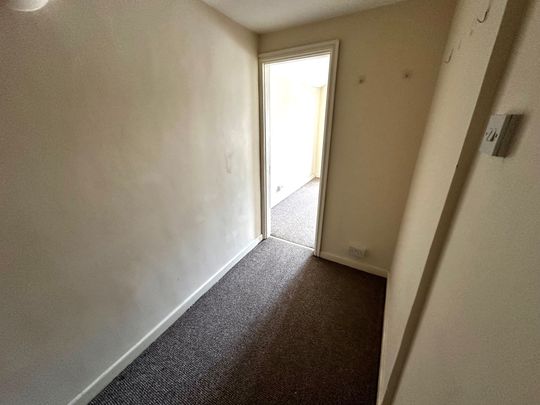 Waverley Grove, Birkenhead - Photo 1