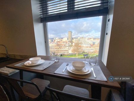 2 bedroom flat to rent - Photo 5