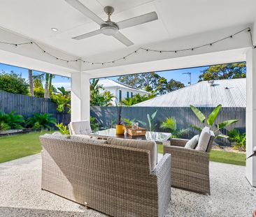 The Home Where You Ditch the Car and Keep the Style - Photo 6