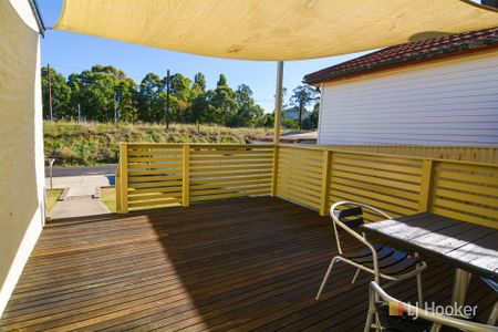 MODERN COTTAGE CLOSE TO TOWN - Photo 4