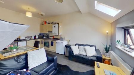 2 bedroom ground floor flat to rent - Photo 2