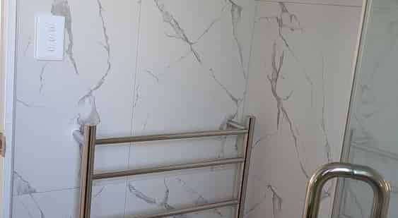 Newly Renovated 3 Bedroom Home - Photo 1