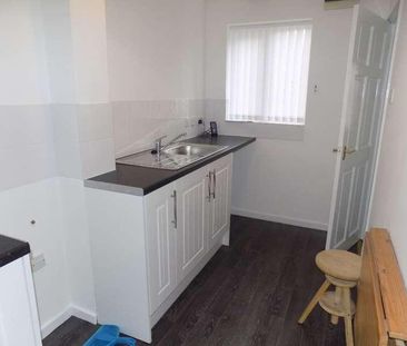 Dadford View, Brierley Hill, DY5 - Photo 1