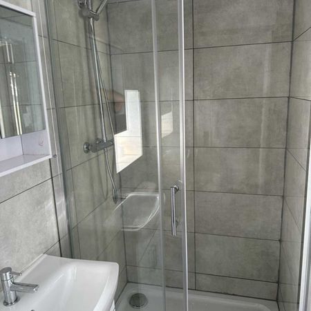 Dagenham - Adomar Road - Photo 3
