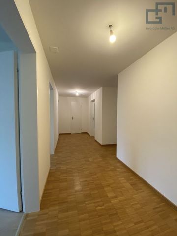 Generous and light-flooded apartment in a quiet location! - Photo 4