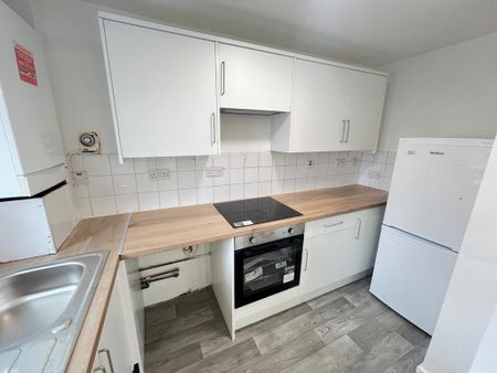 1 bedroom flat to rent - Photo 2